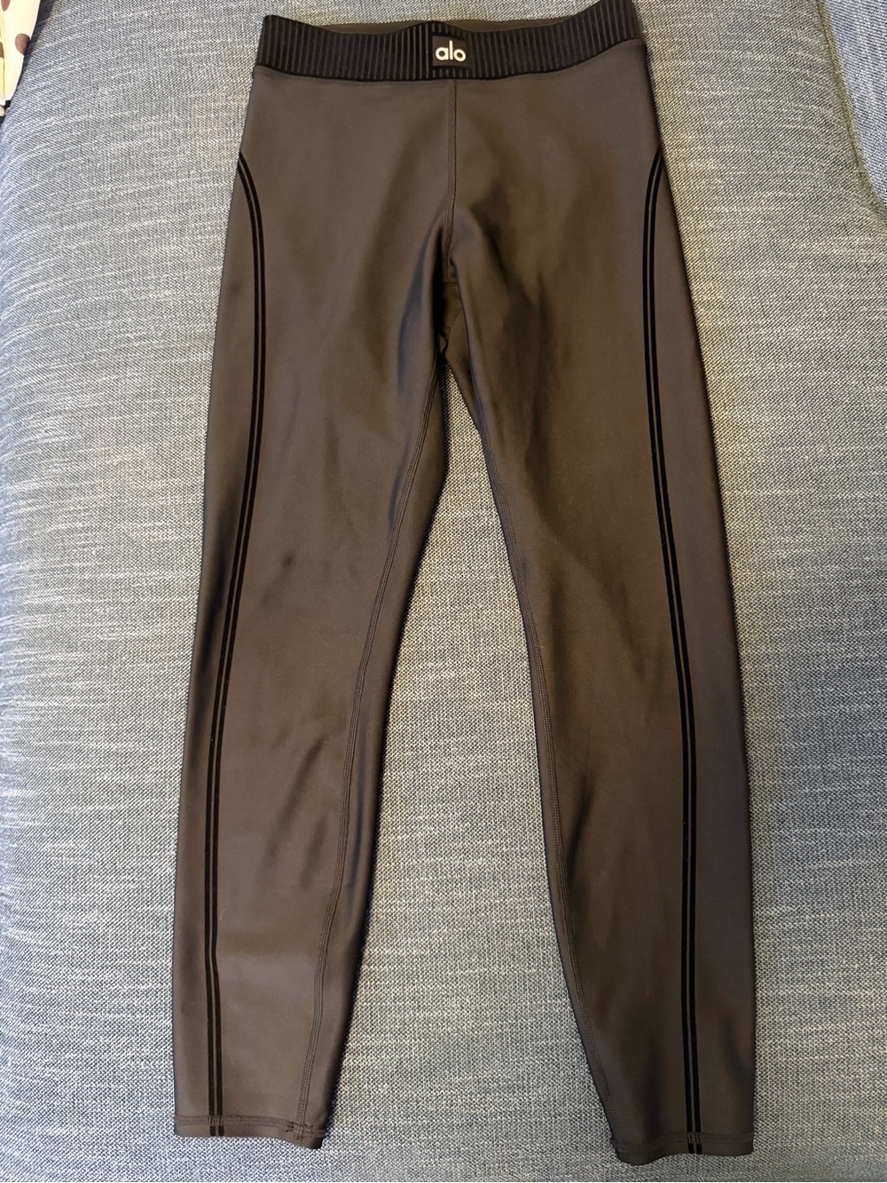 ALO Black Airlift High-Waist 7/8 Line Up Legging size small